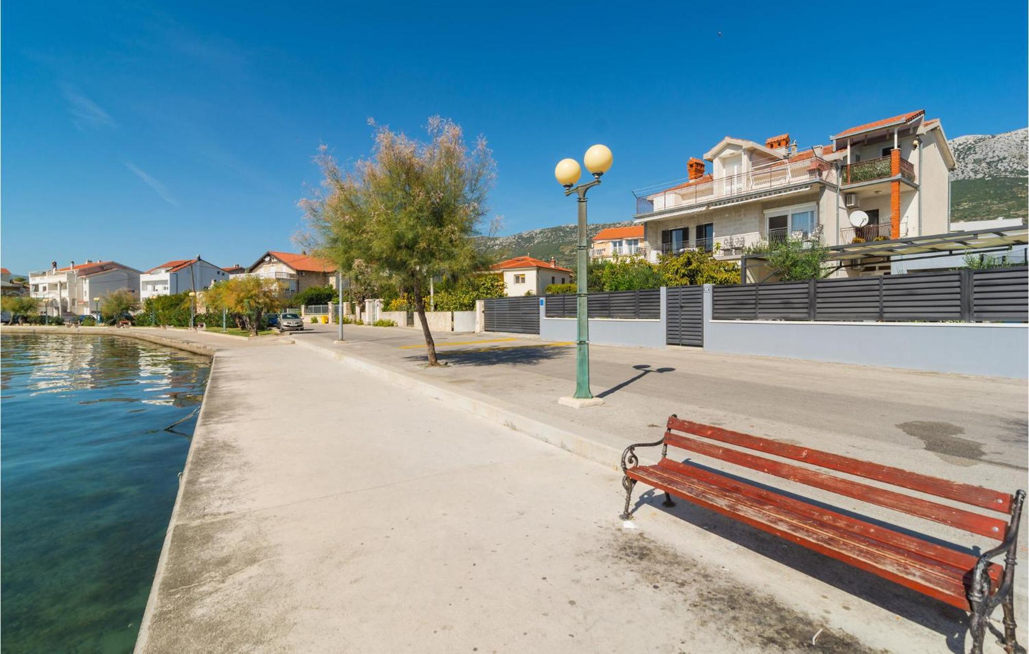 Stunning Apartment In Kastel Kambelovac Kastela Luaran gambar